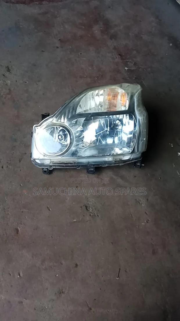Headlight Nissan X-Trail Nt31