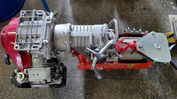 Iori Concrete Hoist One Tonne Complete With Buckets and Stand. - thumbnail 2