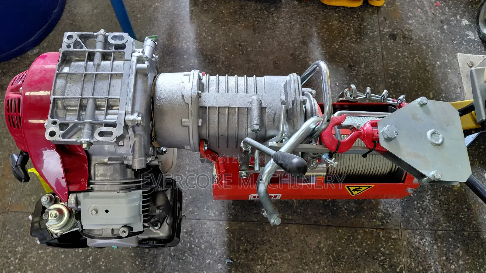 Commercial 1tonne Concrete Hoist Machine With 2 Buckets and Stand