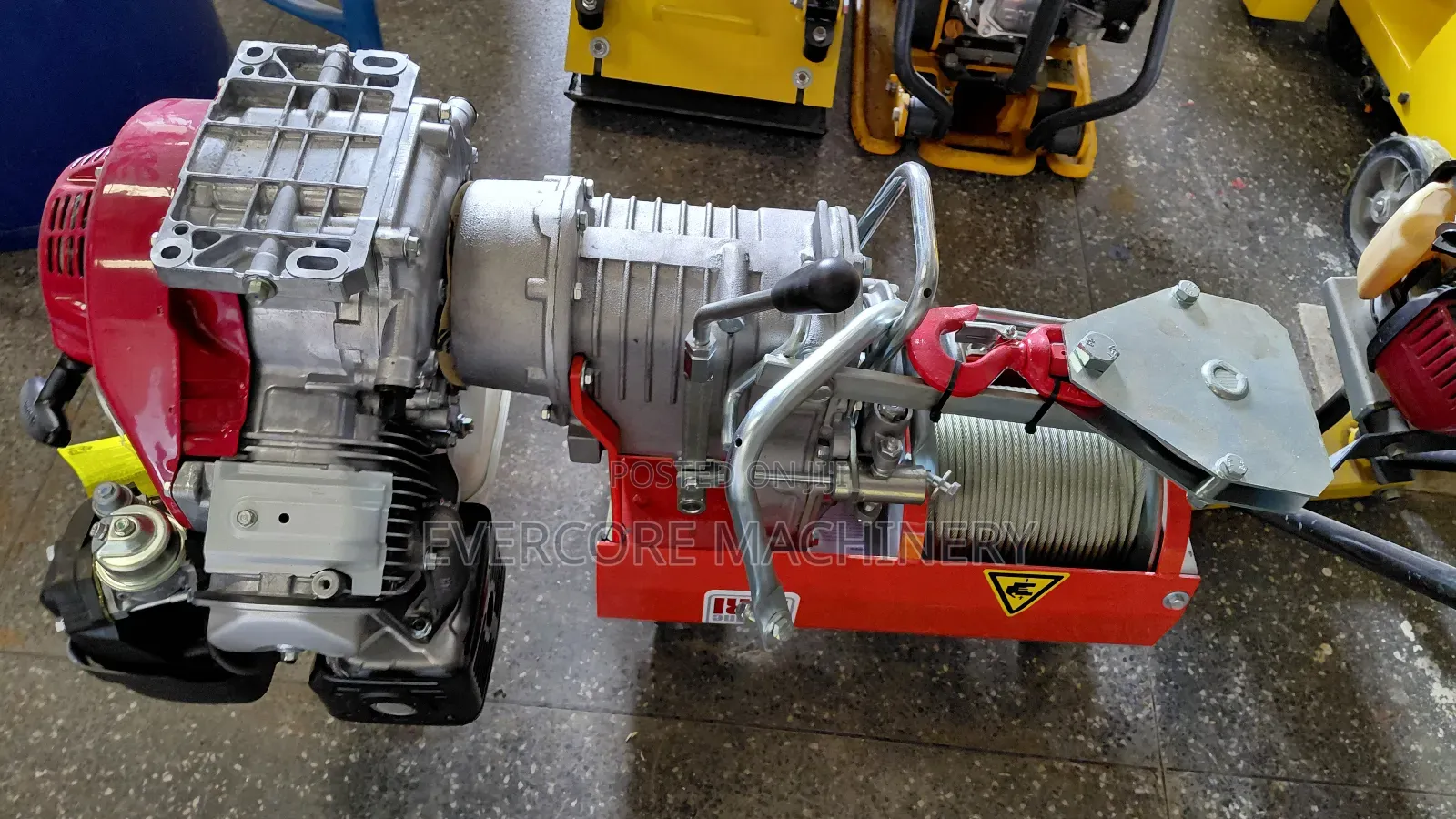 Commercial 1tonne Concrete Hoist Machine With 2 Buckets and Stand
