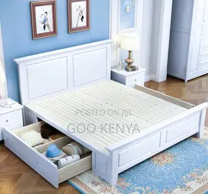 Home Bed; Classic Apartment King Bed With Wooden Frame and Storage