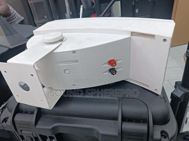 Bose Colomn Speaker - thumbnail 3