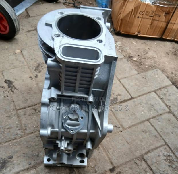 Single-cylinder Air-cooled Diesel Engine Crankcase Cover - thumbnail 2