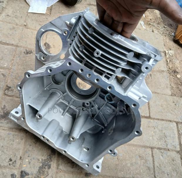 Single-cylinder Air-cooled Diesel Engine Crankcase Cover - thumbnail 4