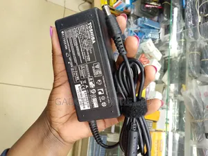 New Toshiba Acidc Big Pin Adapter