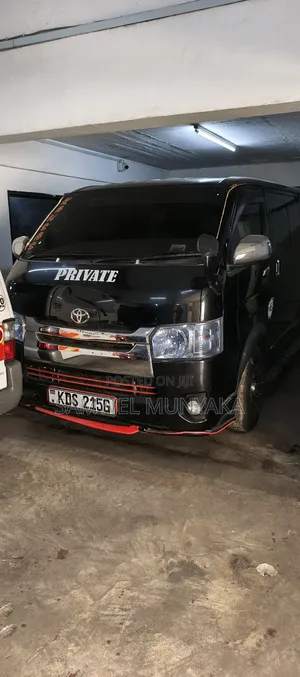 Toyota HiAce 2018 Black