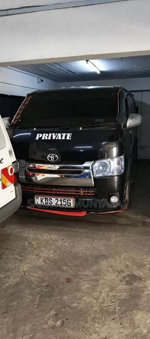 Toyota HiAce 2018 Black