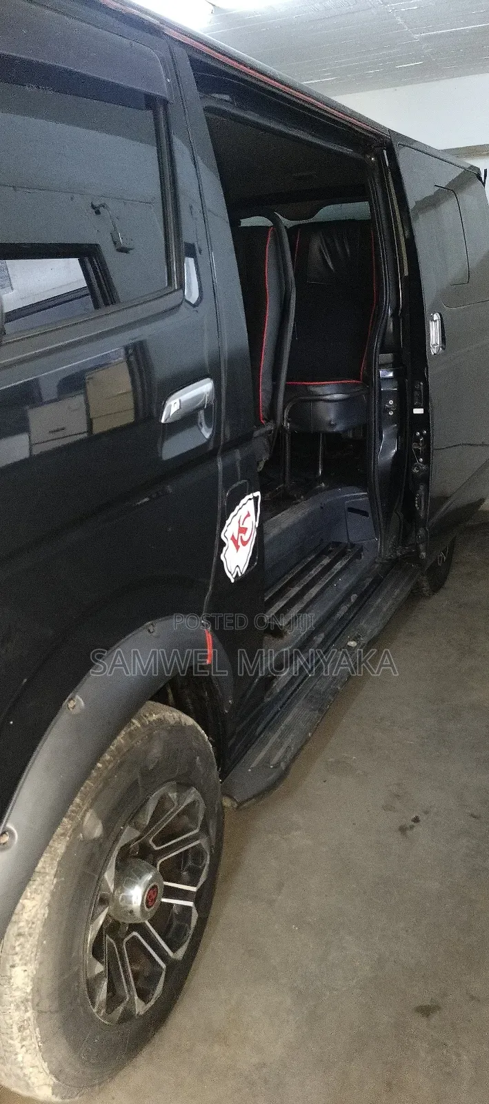 Toyota HiAce 2018 Black