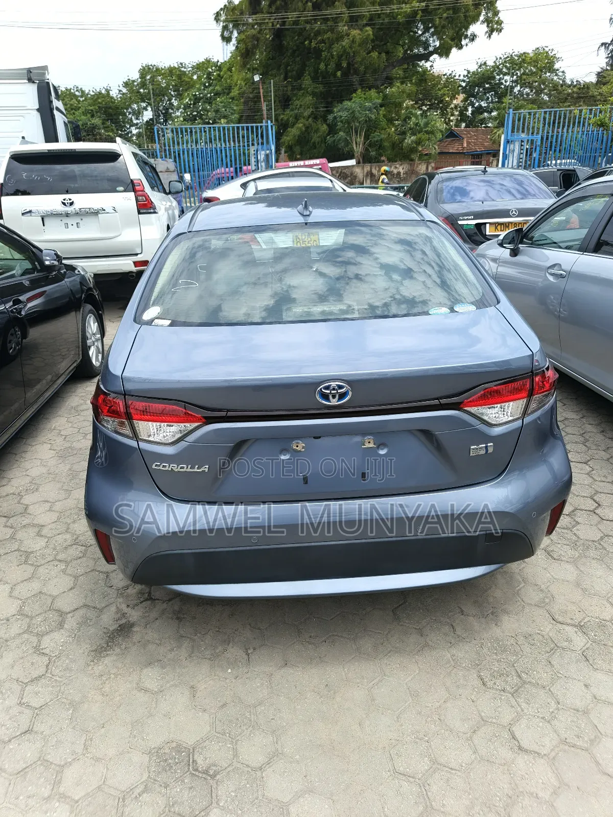 Toyota Corolla LE 2020 Blue