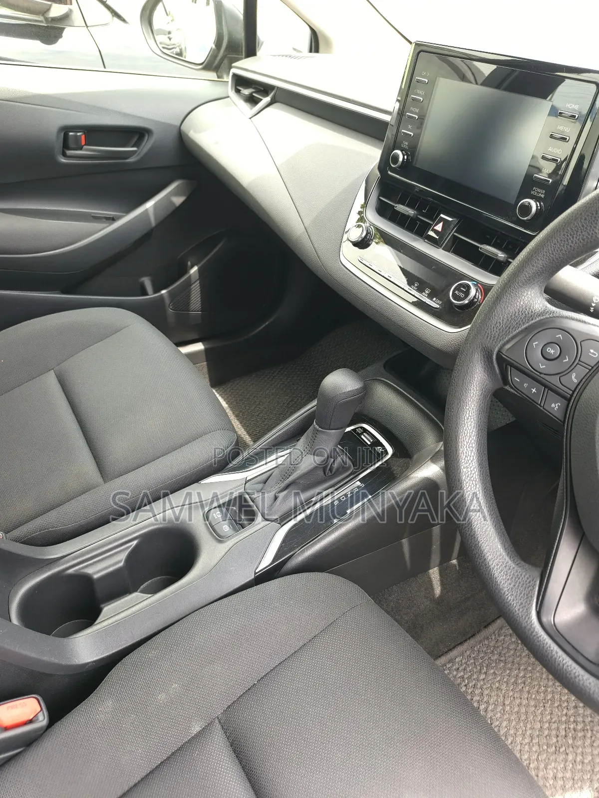 Toyota Corolla LE 2020 Blue