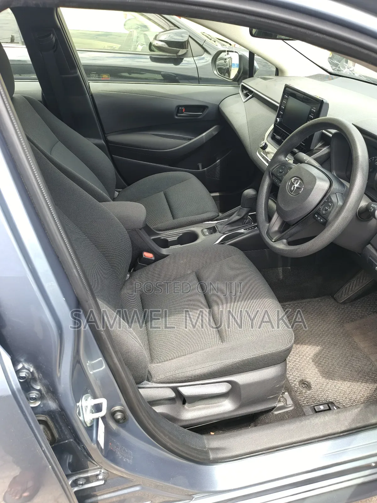 Toyota Corolla LE 2020 Blue