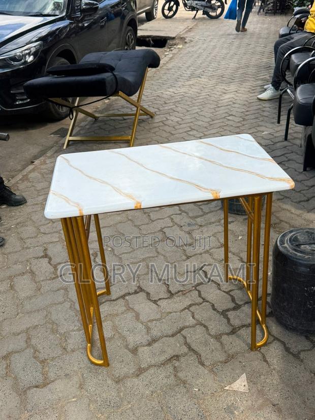 Manicure Nail Table - main view