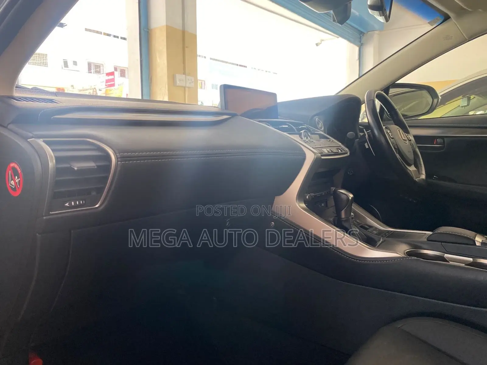 Lexus NX 300h FWD 2018 Silver