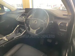 Lexus NX 300h FWD 2018 Silver