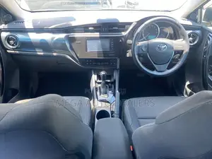 Toyota Auris 2018 Black