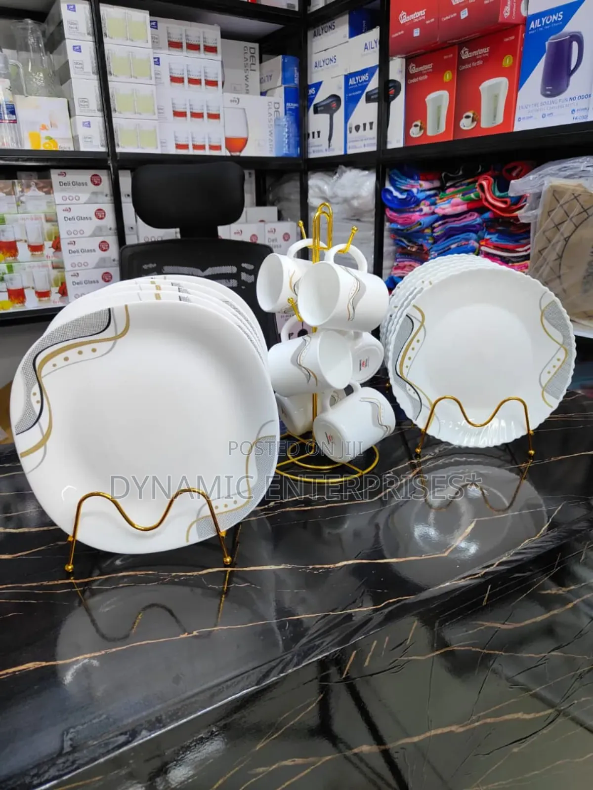 Dinnerware Set With Mugs and Plates