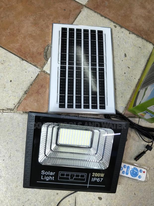 Intelligent Solar Flood Light And Panel 200 Watts Sensor - thumbnail 2