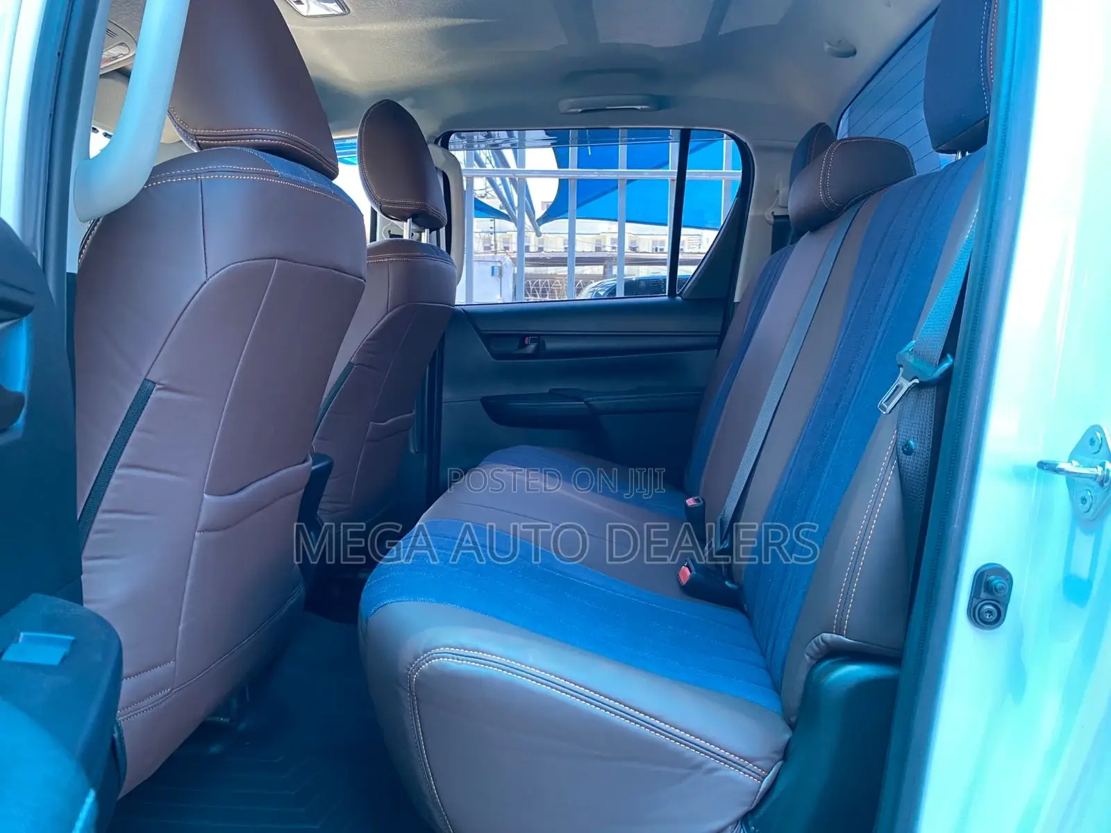 Toyota Hilux 2022 White