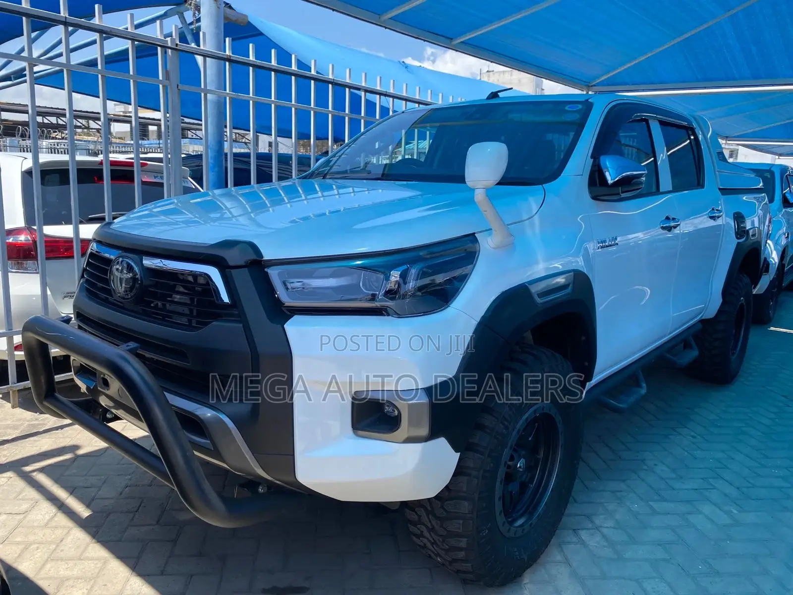 Toyota Hilux 2022 White