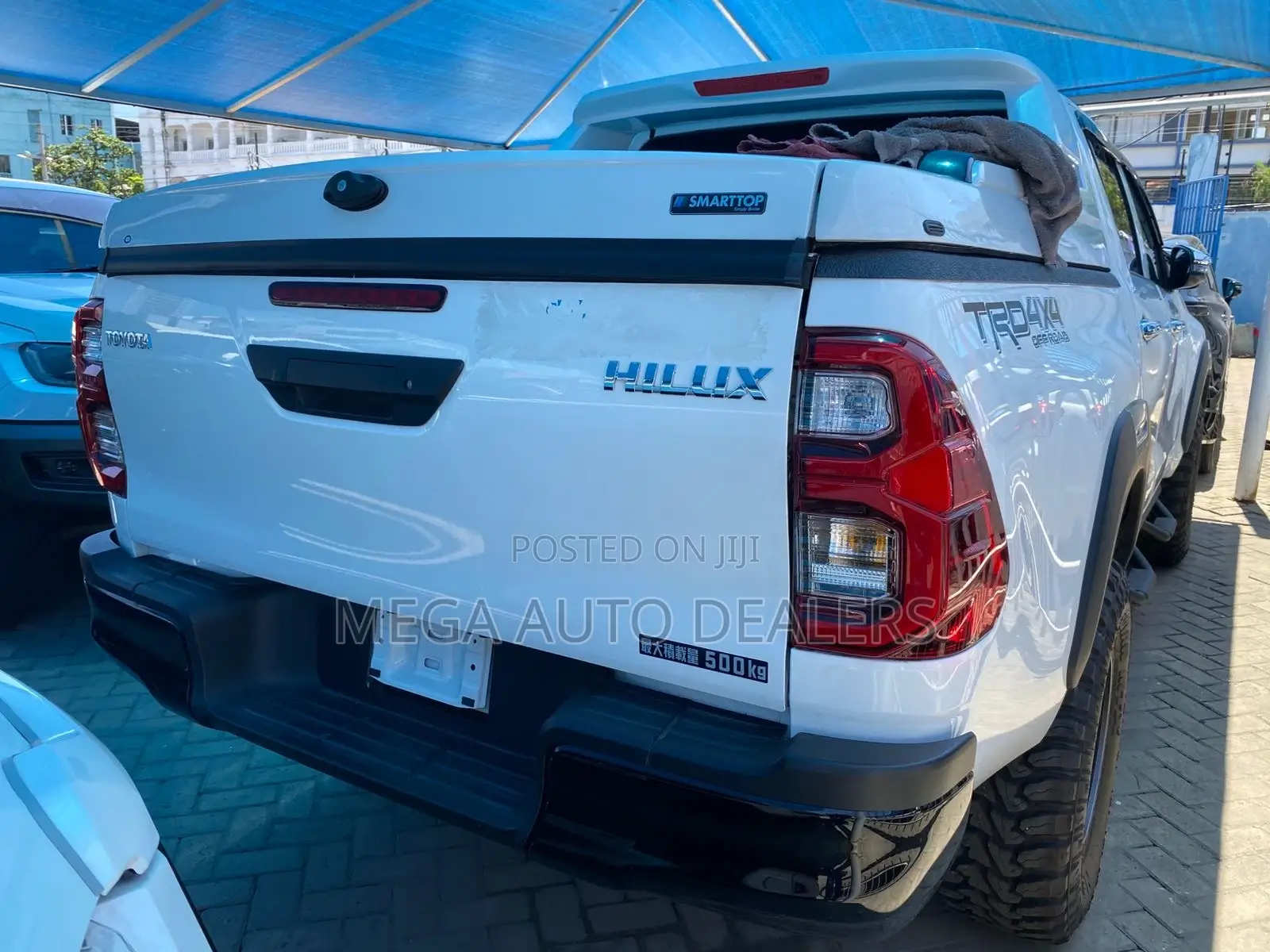 Toyota Hilux 2022 White