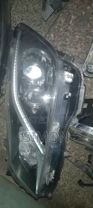 Toyota Crown 2016