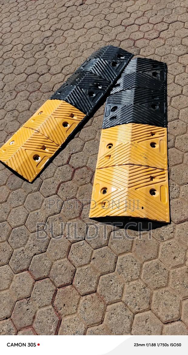 Premium Rubber Speed Bumps - thumbnail 2