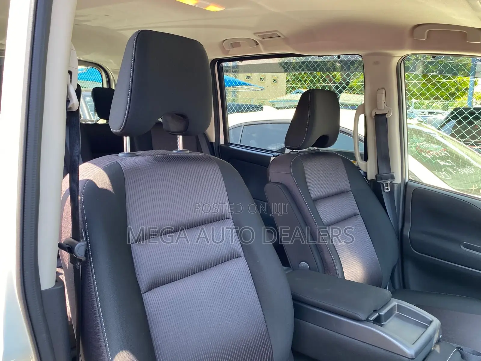 Nissan Serena 2018 White