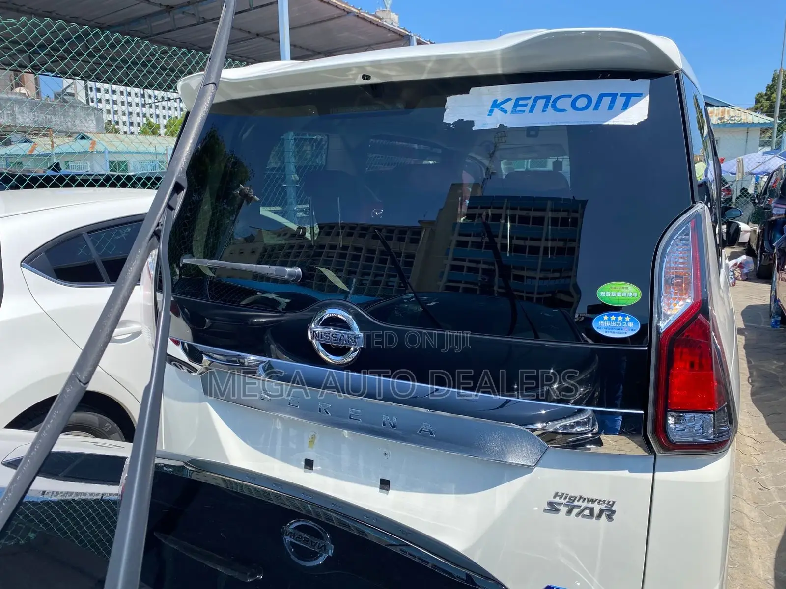 Nissan Serena 2018 White
