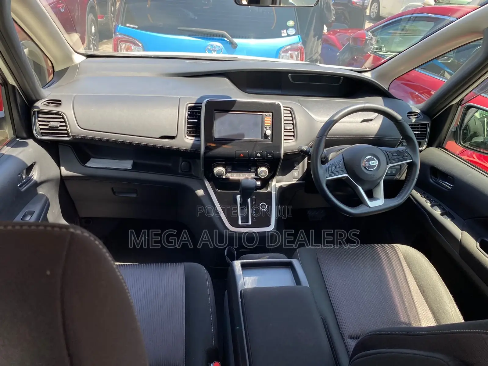 Nissan Serena 2018 White