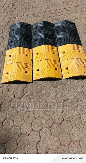 High Quality Rubber Speed Bumps For Roads And Parking Lot