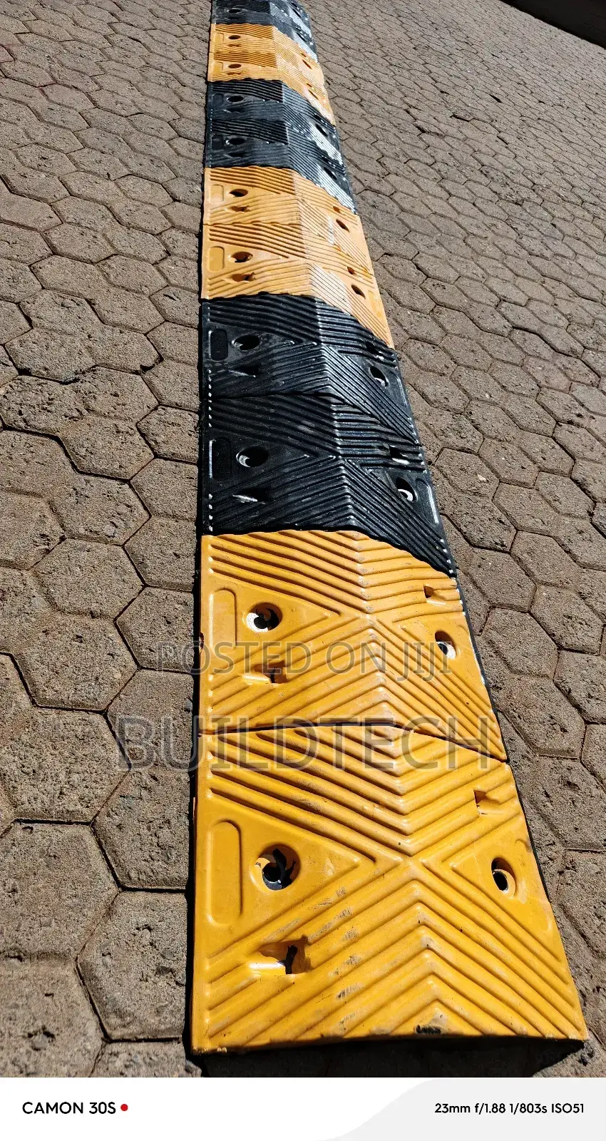 Long Lasting Rubber Speed Bumps For Roads