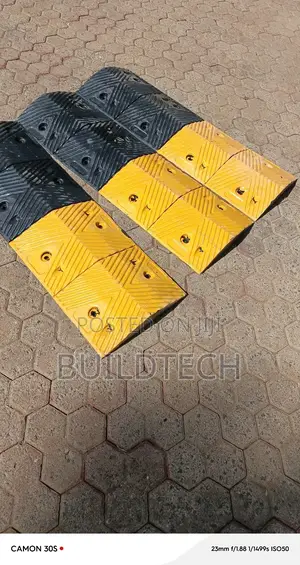 Long Lasting Rubber Speed Bumps For Roads