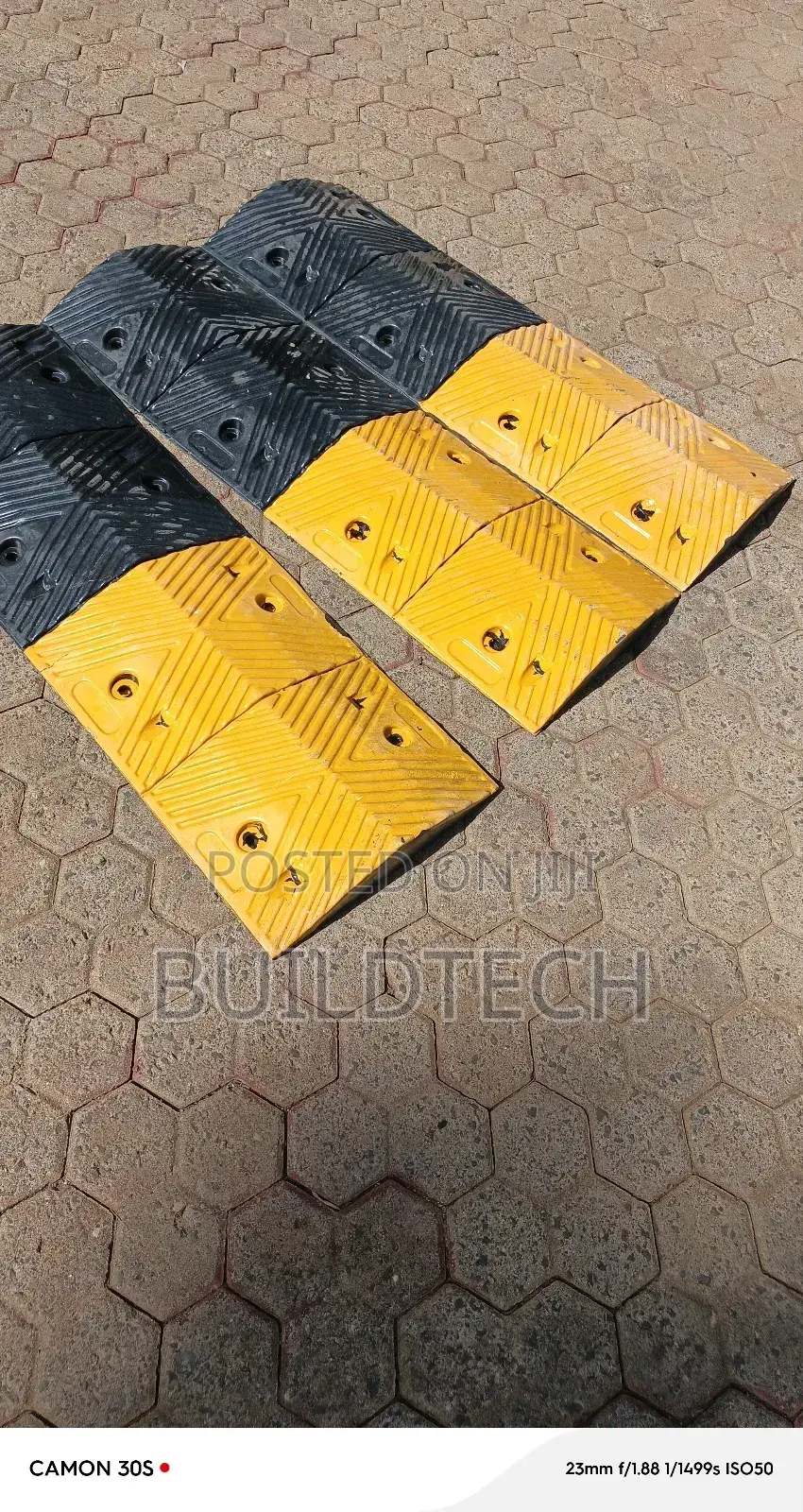 Long Lasting Rubber Speed Bumps For Roads