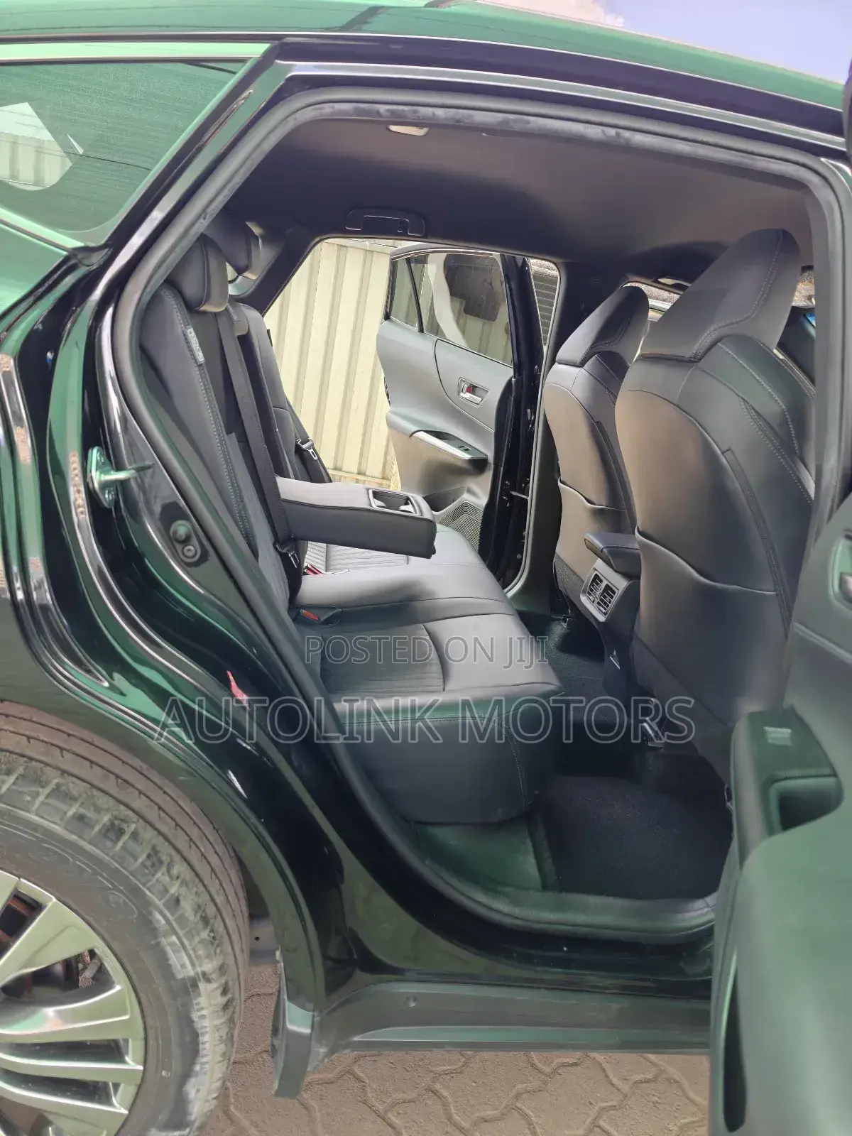 Toyota Harrier 2.0 2020 Black