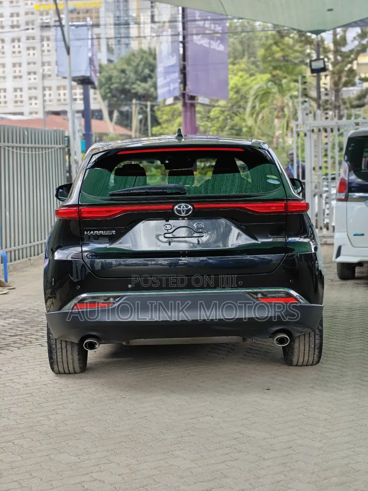 Toyota Harrier 2.0 2020 Black