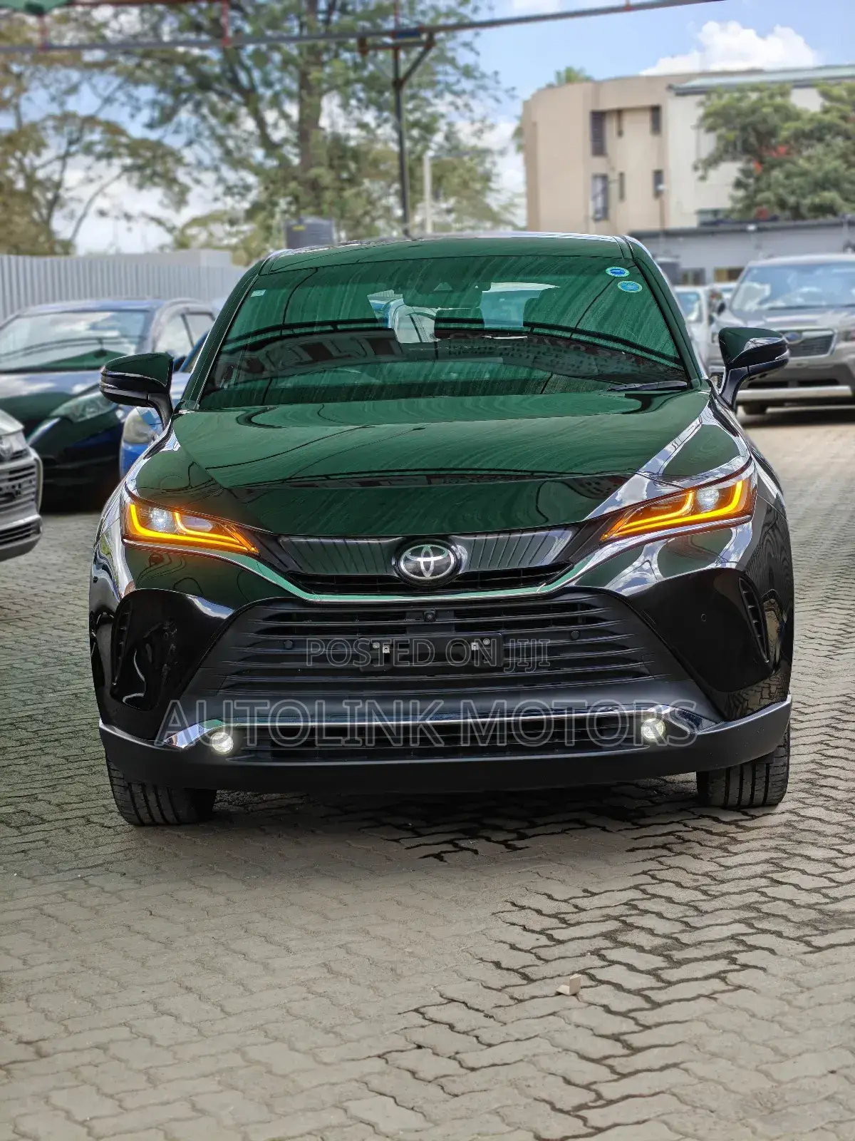 Toyota Harrier 2.0 2020 Black