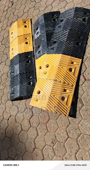 100% Rubber Speed Bumps. - thumbnail 2