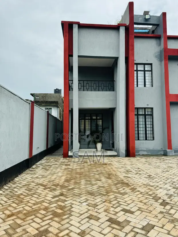 6bdrm Maisonette in Membley Estate for sale