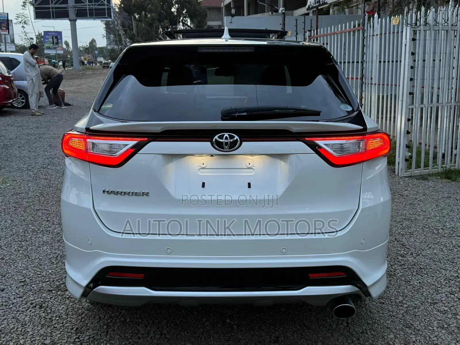 Toyota Harrier 2.0 2018 White