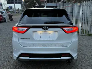 Toyota Harrier 2.0 2018 White