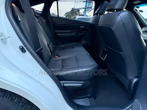 Toyota Harrier 2.0 2018 White