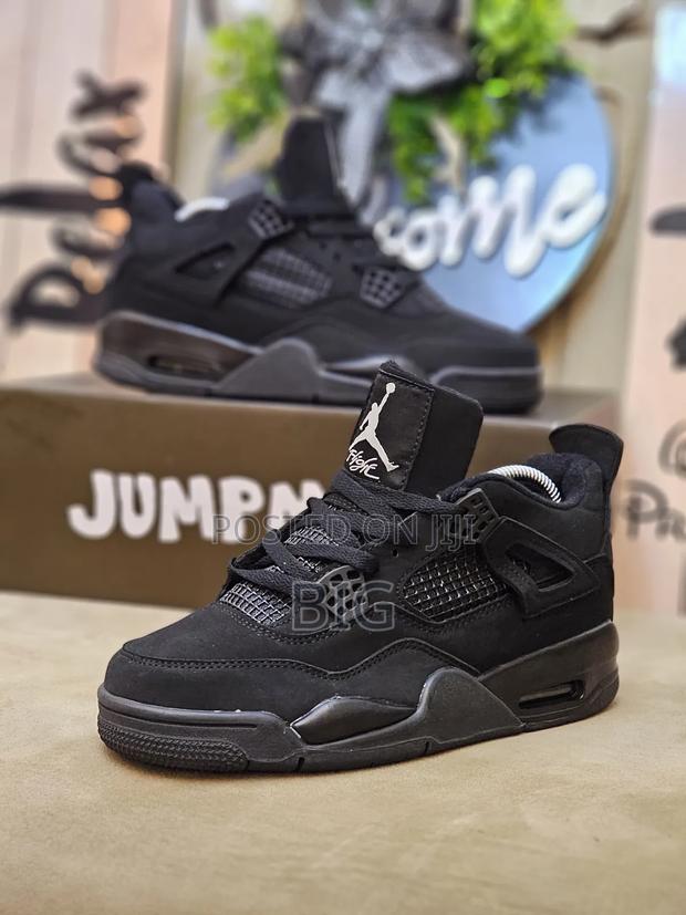 Air Jordan 4 Black
