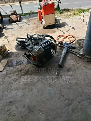 Hydraulic Breaker