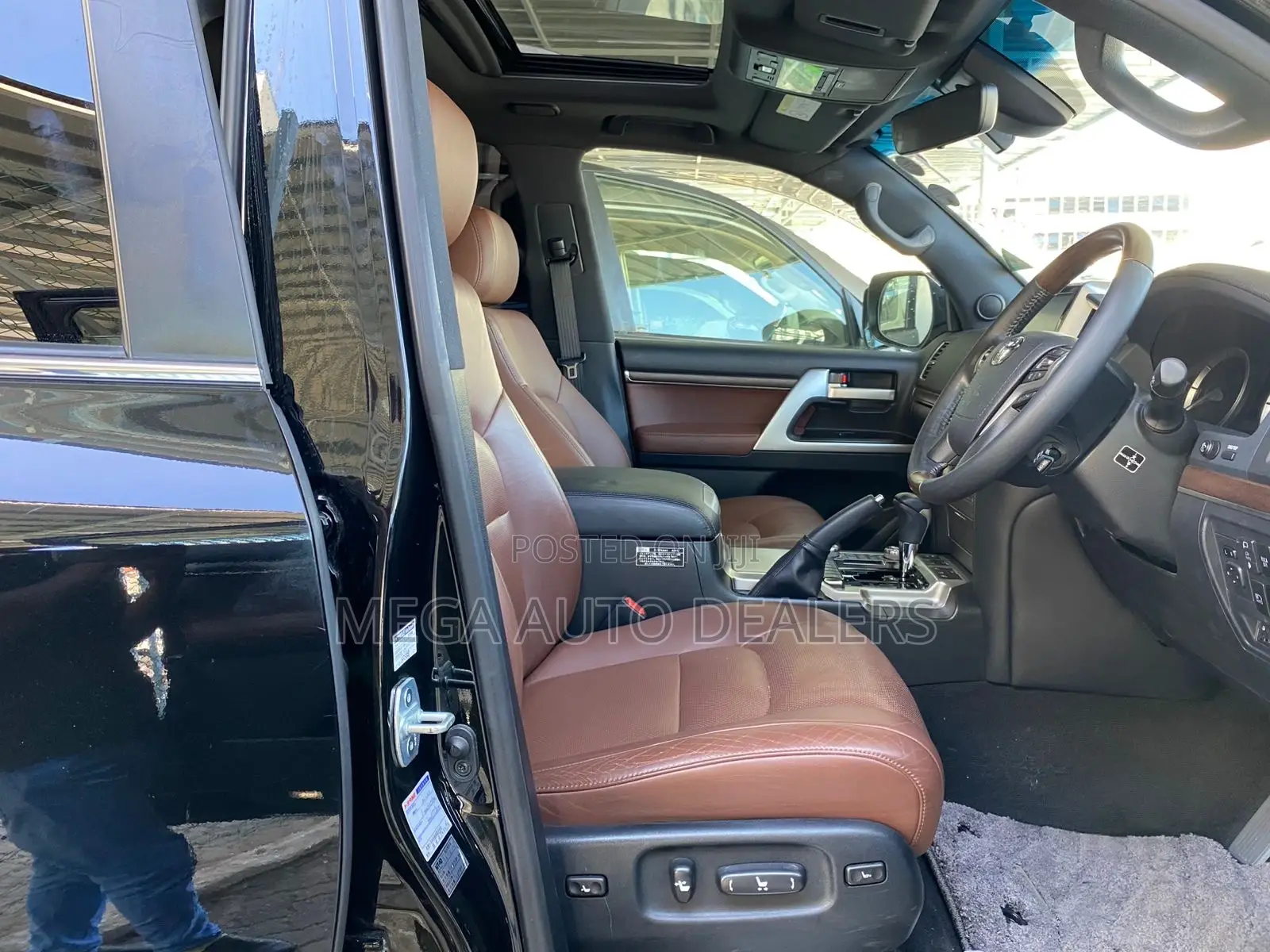 Toyota Land Cruiser 4.6 V8 ZX 2019 Black