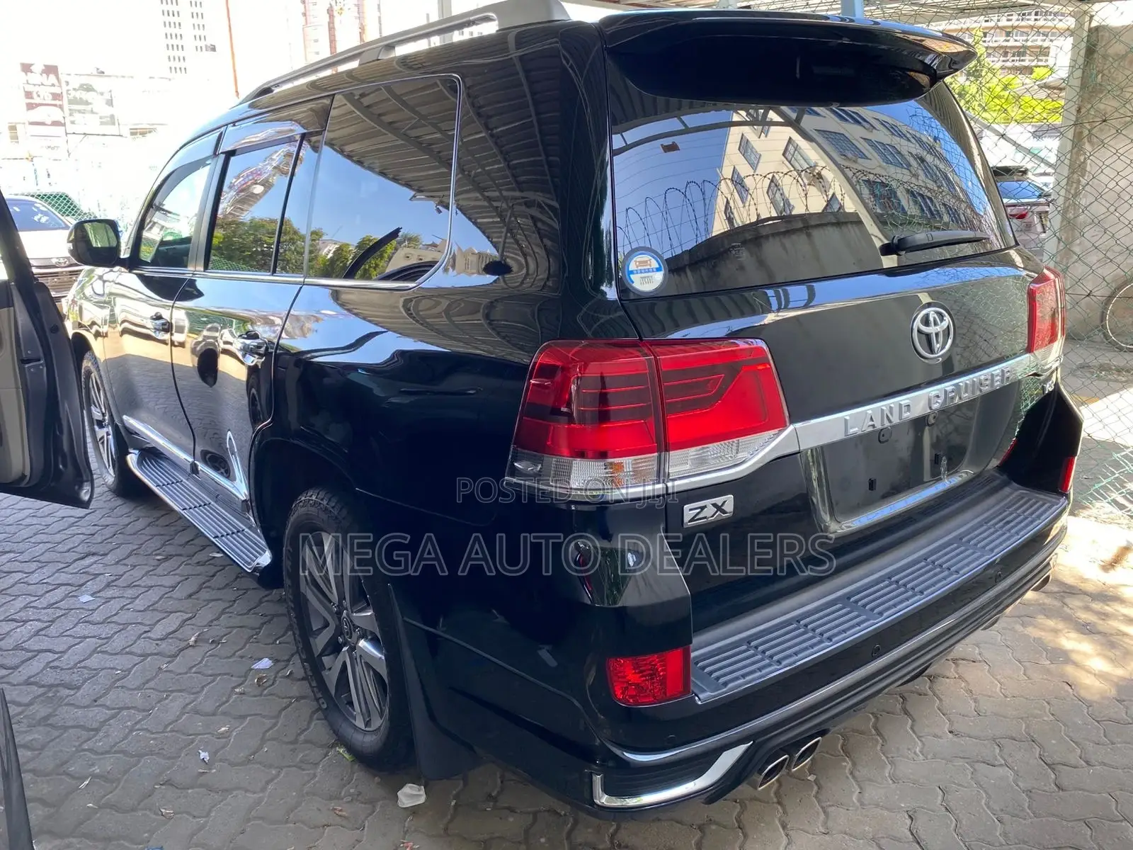 Toyota Land Cruiser 4.6 V8 ZX 2019 Black