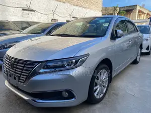 Toyota Premio 2018 Silver