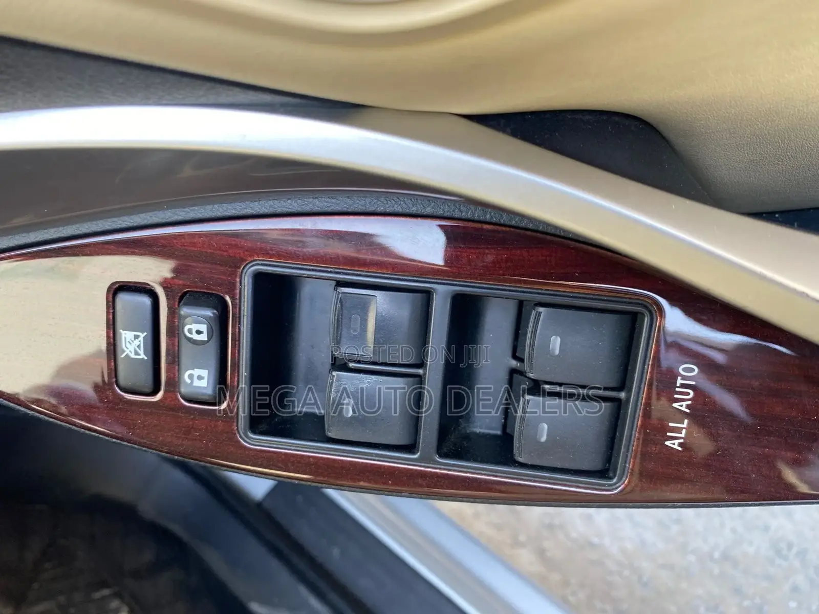 Toyota Premio 2018 Silver