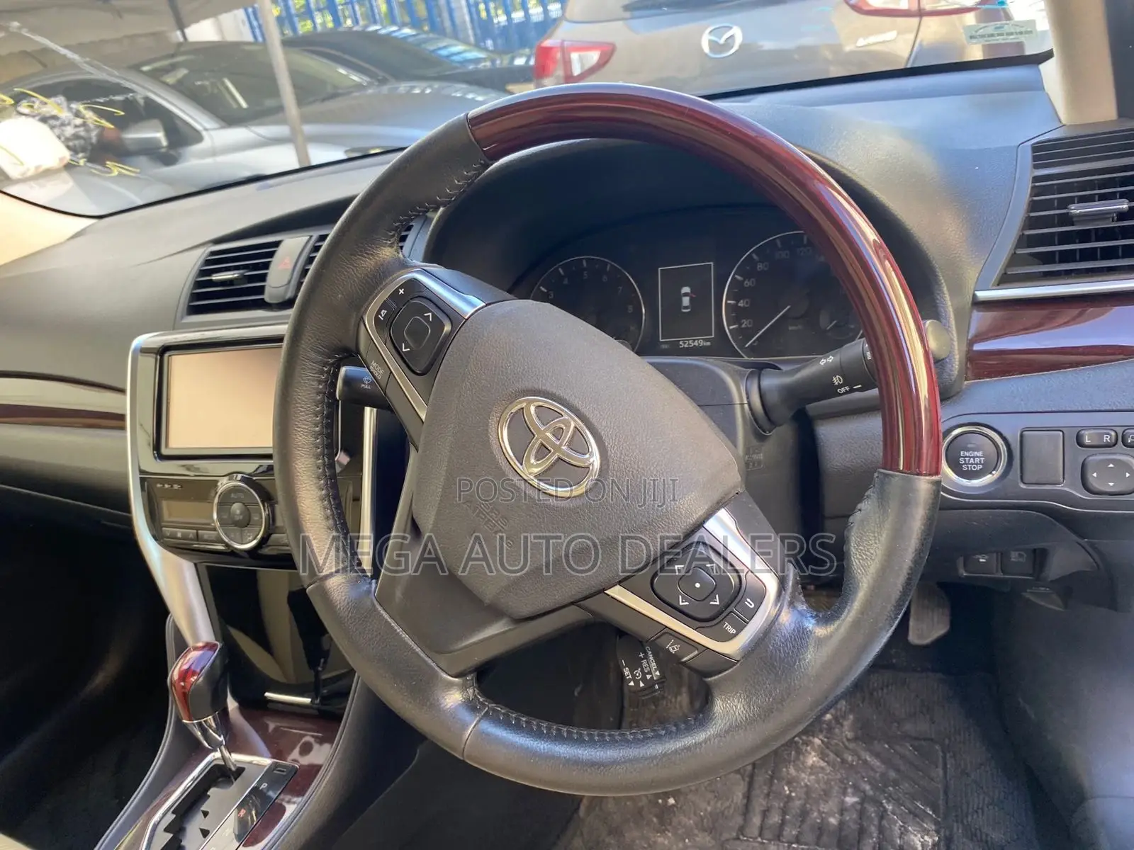 Toyota Premio 2018 Silver