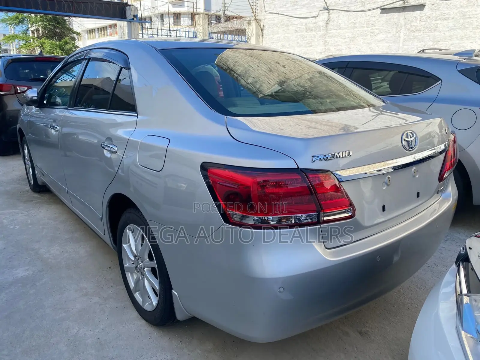 Toyota Premio 2018 Silver