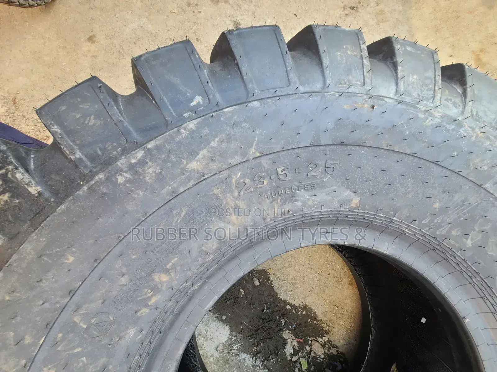 23.5-25 Roadhiker Tyres [Tractor Super Traction]